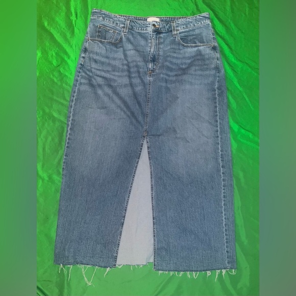 Universal Thread Denim Midi Skirt with Front Slit size 17 - Picture 3 of 8